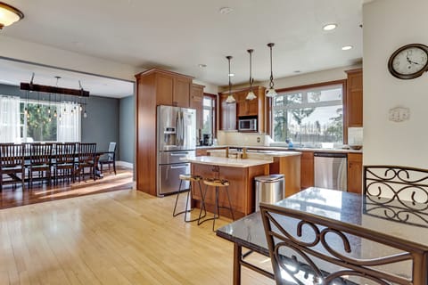 House (5 Bedrooms) | Interior