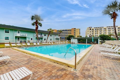 Coastal condo with open layout, pool, tennis & basketball - steps to beach Apartment in Okaloosa Island