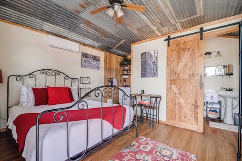 Hill Country Cabin 4 Cabin in Canyon Lake