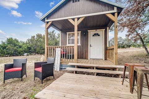 Hill Country Cabin 1 Cabin in Canyon Lake