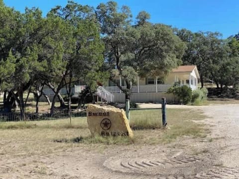 Canyon Lake-Sweet Retreat House in Canyon Lake