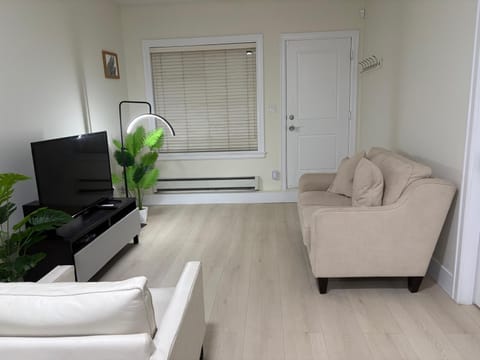 Cozy & Comfortable Home Away From Home House in Surrey