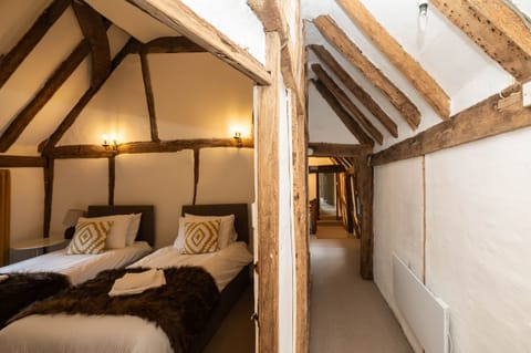 6 bedrooms, individually decorated, individually furnished, free WiFi