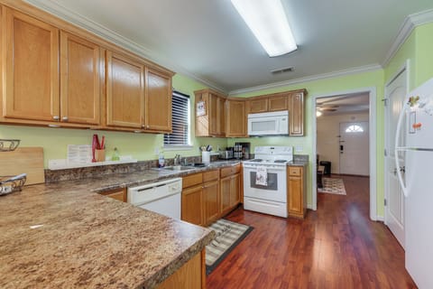 Kitchen | Cooking Basics & Spices | Drip Coffee Maker