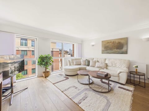 Apartment, 1 Double Bed, Kitchen, City View (Charter House 18) | Living area