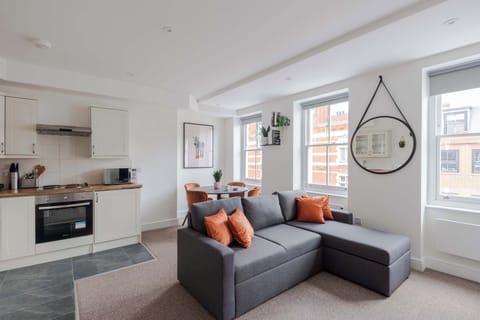 Apartment, 1 King Bed with Sofa bed, Pets Not Allowed, City View (Foley St 3) | Living area