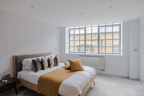 Apartment, Multiple Beds, Kitchen, City View (Sandra House 2) | 3 bedrooms, individually decorated, individually furnished, bed sheets