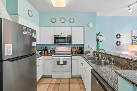 Full Kitchen
Standard coffee pot