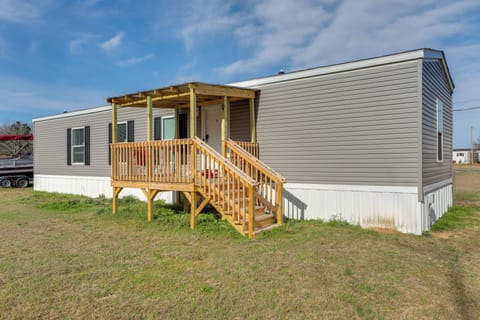 Santee Vacation Rental | 2BR | 2BA | 900 Sq Ft