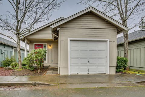 Eugene Vacation Rental | 2BR | 1BA | 710 Sq Ft