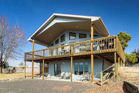 Lewellen Vacation Rental | 4BR | 3BA | 1,530 Sq Ft