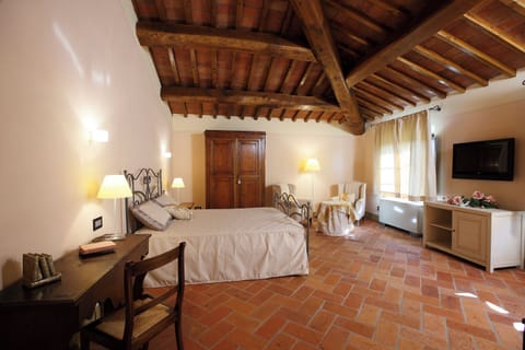 Junior Suite, 1 Bedroom, Garden View | Frette Italian sheets, premium bedding, pillowtop beds, in-room safe