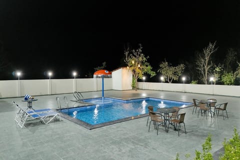 Holiday Home Swimming Pool
