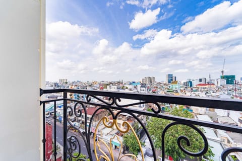 Deluxe Apartment | Premium bedding, WiFi (free), bed sheets