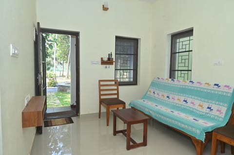 Deluxe Room, Garden View | Interior