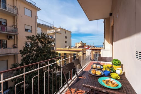 Apartment, 2 Bedrooms, Kitchen, City View | Terrace/patio