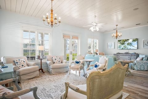 1st Floor, Main Living Room