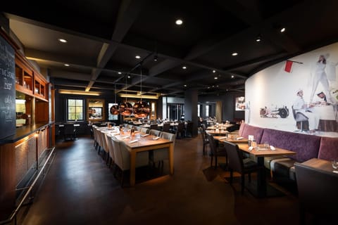 Lunch and dinner served