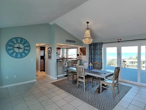 Dining Area to Kitchen - Open + Welcoming Space
