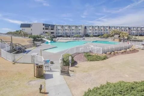 Swimming pool with waterslide