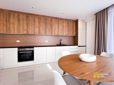 Kitchen with dining table