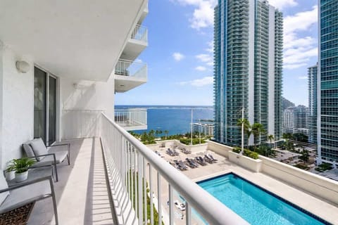 Private balcony with city, water, or pool views
