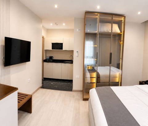 Deluxe Double Room, City View | In-room safe, desk, laptop workspace, soundproofing