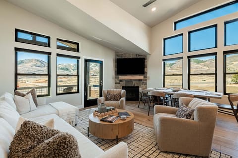 Luxury top floor condo with panoramic views