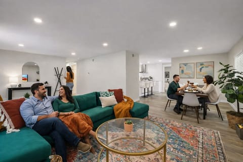 Bright open-concept lounge & dining—stylish, social, group friendly.