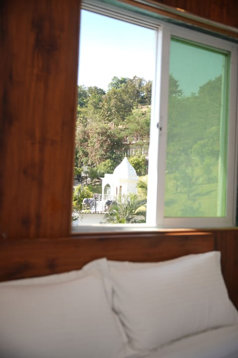 Standard Room, Patio, Pool View | Desk, free WiFi