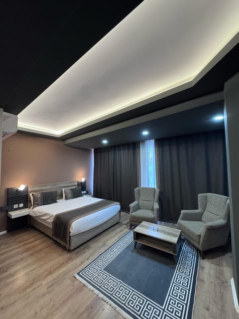 Comfort Double Room, City View | Desk, laptop workspace, blackout drapes, free WiFi