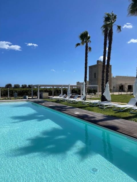 Amenities, Garden, People, Pool, Spring, Summer, Wellness