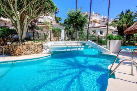 Holiday Home Swimming Pool