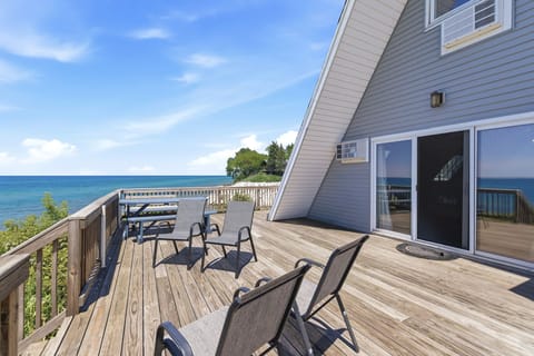 Step outside to sweeping Lake Michigan views and fresh lake air.