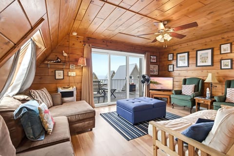 Settle in and let the day unfold, with the outdoors just beyond.