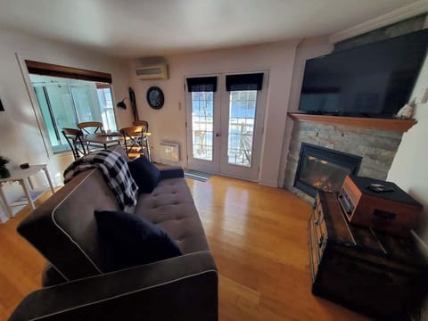 Spacious interior featuring a Double size sleep sofa and Queen size bed.