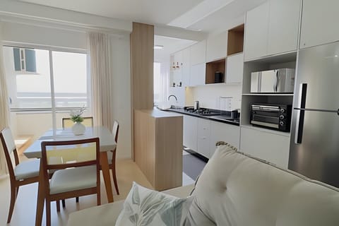Comfort Apartment | Dining