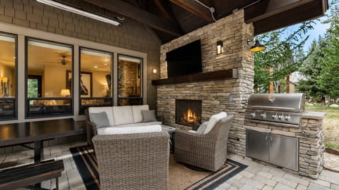 Back Patio and Lounge