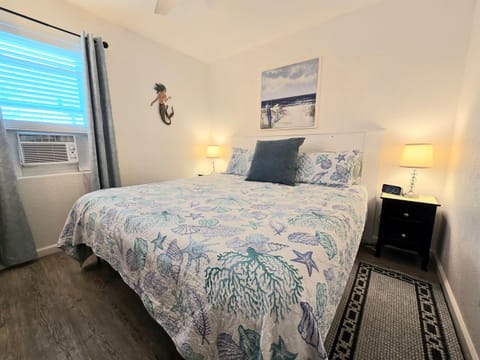 Rest easy in a king memory foam bed with cool gel topper.  Guests comment on how comfy the bed is especially those with sore knees!