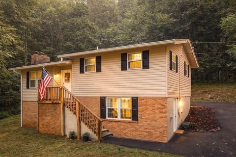 Morning in the Appalachian Foothills – Bear Oaks Retreat