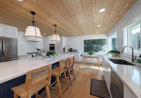 Main House - Dining / Kitchen