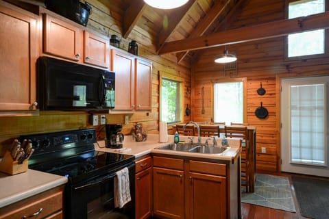 Chalet (2 Bedrooms) | Interior