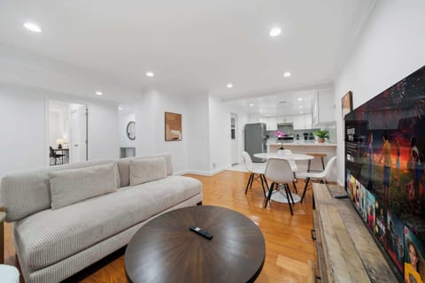House (3 Bedrooms) | Front of property