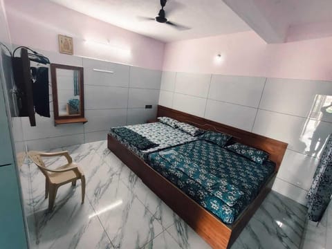 Family Room, Balcony | Soundproofing, free WiFi