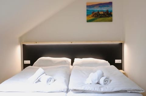 Classic Double Room | Desk, free WiFi