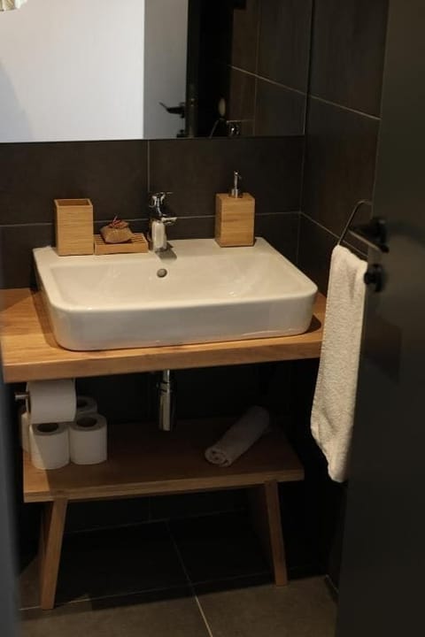 Deluxe Double Room, Mountain View | Bathroom | Shower, towels, soap, toilet paper