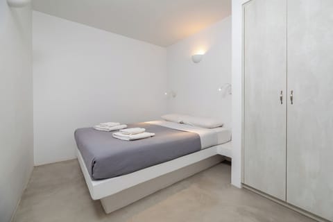 In-room safe, iron/ironing board, free WiFi