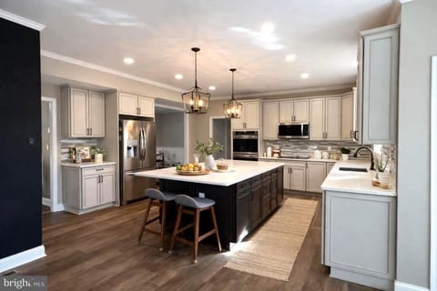 House | 6 bedrooms, desk, Internet