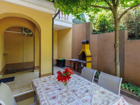 Wood, Flooring, Floor, Door, Wood Stain, Garden, Shade, Backyard, Hacienda, Houseplant