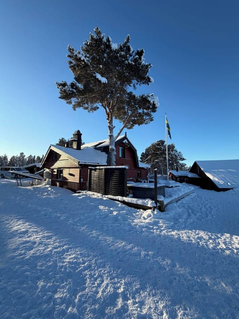 House, 3 Bedrooms, Balcony, Garden View | Exterior
